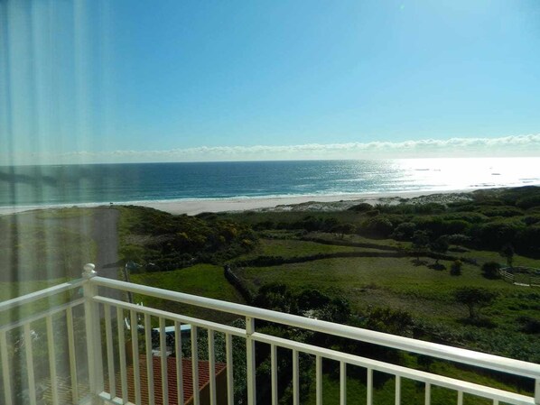 Property grounds - Front line beach apartment in Lariño (Lariño)