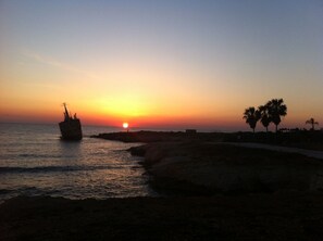 Beach nearby, sun loungers, beach towels
