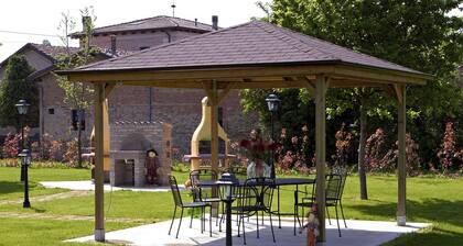 Ninfea studio apartment in a farmhouse with a large park