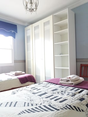 1 bedroom, iron/ironing board, WiFi, bed sheets