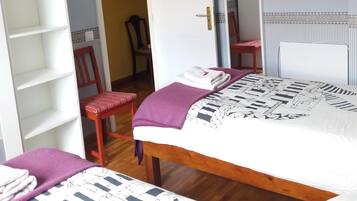 1 bedroom, iron/ironing board, WiFi, bed sheets