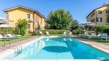 Piscina all'aperto