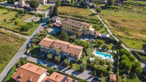 Aerial view - Apartment "Light Bleu" with pool, Villa Gabriella (Lucca)
