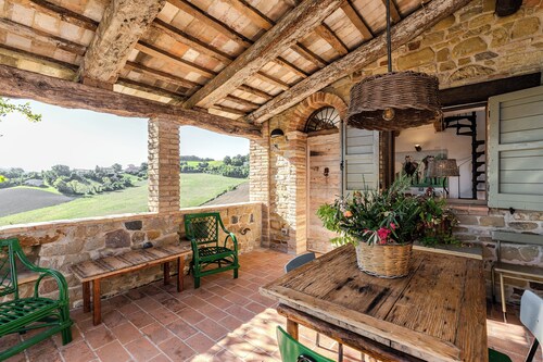 La Corte del Gusto | Authentic small-scale domain with infinity pool | WMulberry