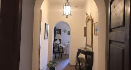 Tropea, air-conditioned apartment in 1600s noble palace