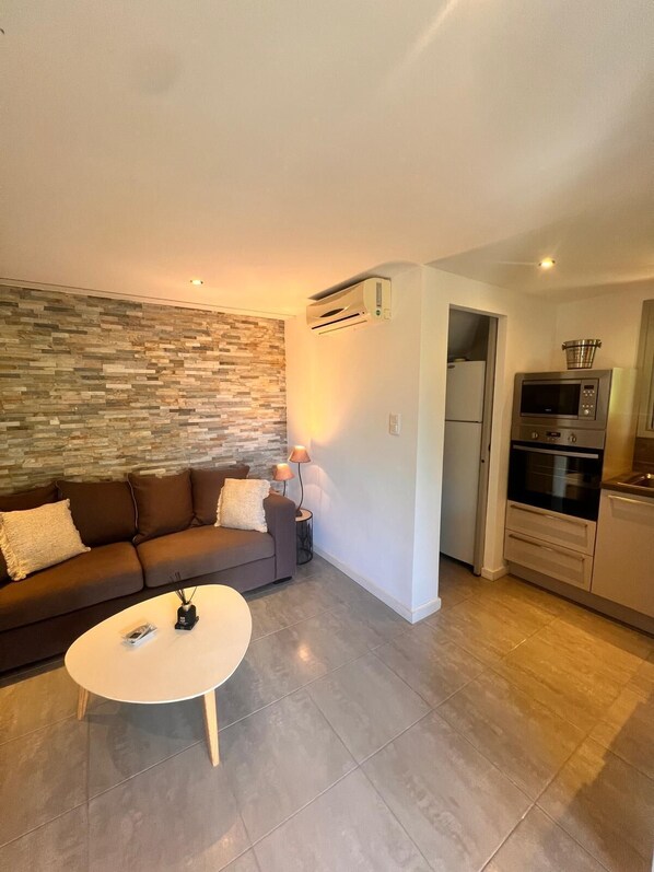 TV - Superb ground garden villa, close to beaches, santa giulia, WiFi, air conditioning (Porto-Vecchio)