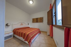 1 Schlafzimmer, Bügeleisen/Bügelbrett