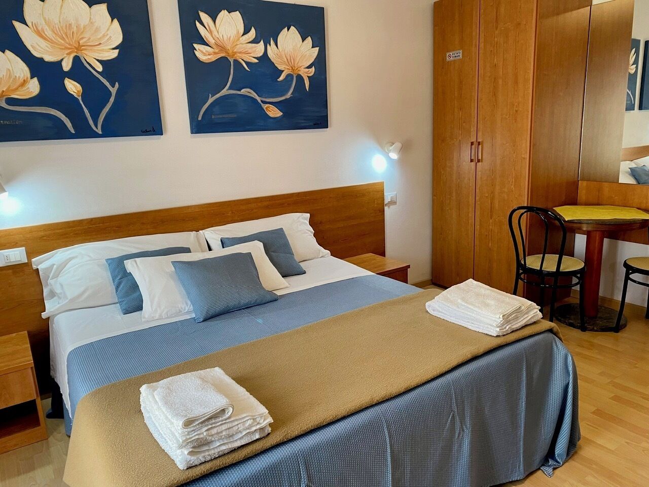 1 camera, Wi-Fi gratuito, lenzuola