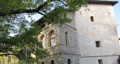 2-Ravissante maison de 75mÂČ avec jardin privĂ© au chĂąteau. Mer 30min, Venise 1h