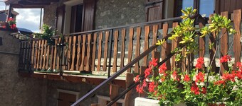 Laura apartment with balcony, garden and lake view