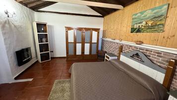 2 slaapkamers, een strijkplank/strijkijzer, gratis wifi, beddengoed