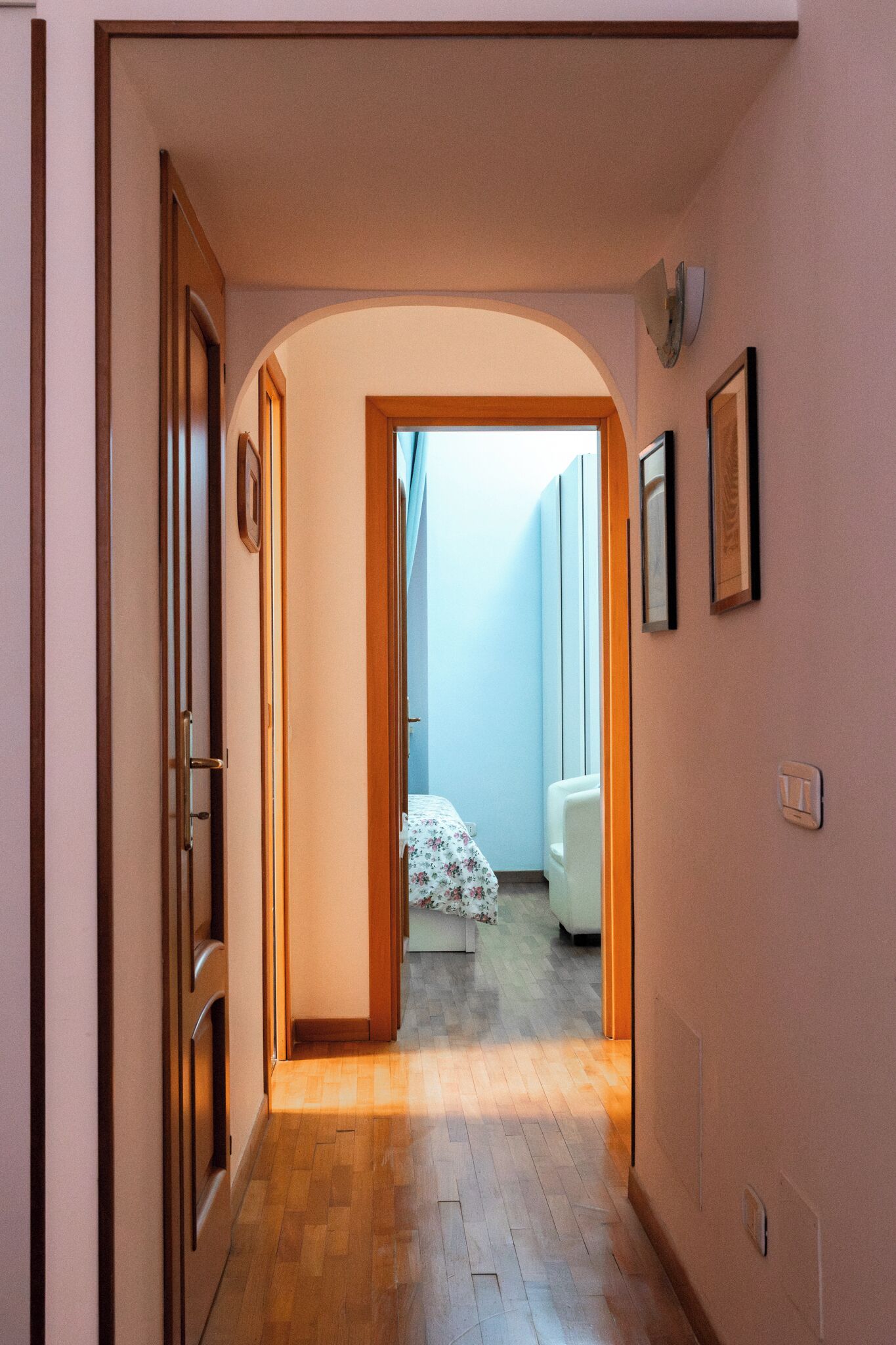 2 makuuhuonetta, silitysrauta/-lauta, ilmainen Wi-Fi, vuodevaatteet