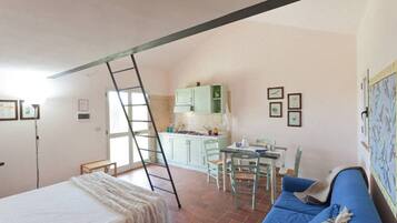 1 Schlafzimmer, Zimmersafe, Schreibtisch, kostenloses WLAN