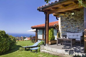 Outdoor dining - THE ERA OF SOMAO (Somado)