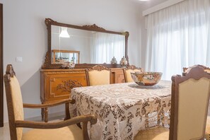 Dining - Villa Katrin is an  Exquisite Villa with private pool, garden and free parking. (Ialysos, Rhodes)
