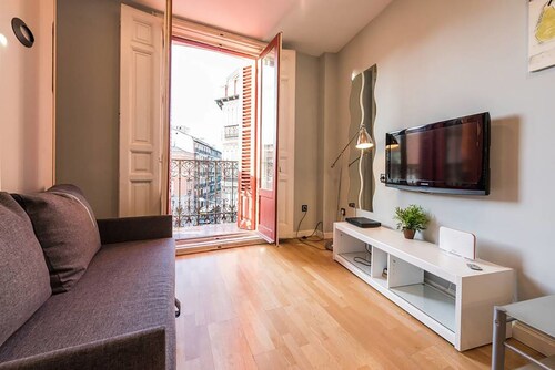  LA LATINA PLAZA MAYOR - MONTHS TOO - CENTRICAL APARTMENT