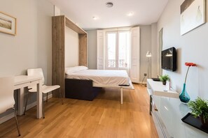 1 多间卧室、上网接入、床单