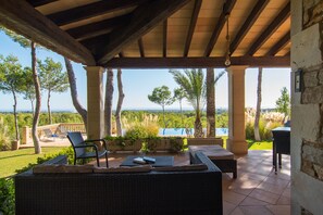 Terrace/patio - Villa with fantastic sea views. May 1600€/week (Porto Colom)