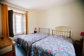 2 bedrooms, Internet, bed sheets - CASA TER T2, country house (Marvão)