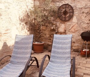 Terrace/patio - Traditional Stone Village Apartment With Private Courtyard (Pentakomo)
