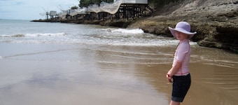 1830's Village Farmhouse - Shared Pool, Games Barn, Leisure Field. Beach 30 mins