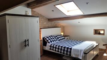 3 slaapkamers, een strijkplank/strijkijzer, reisbedje, gratis wifi