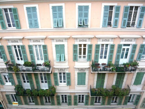 Luxury Apartment in the Heart of Nice (Sleeps up to 4) Aircon, Elevator