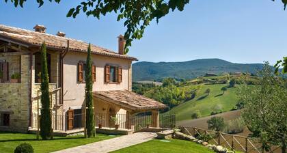 La Corte del Gusto - Der schwarze Maulbeerbaum Apt. mit Pool und einer atemberaubenden Aussicht