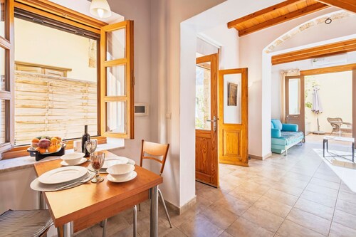  Casa de la ciudad medieval, jardín-barbacoa y terraza, conexión Wi-Fi gratuita, todo a poca distancia