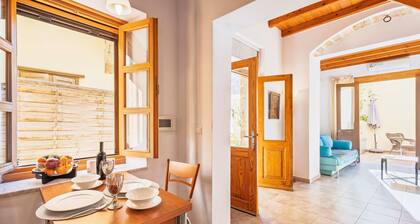 Casa de la ciudad medieval, jardín-barbacoa y terraza, conexión Wi-Fi gratuita, todo a poca distancia