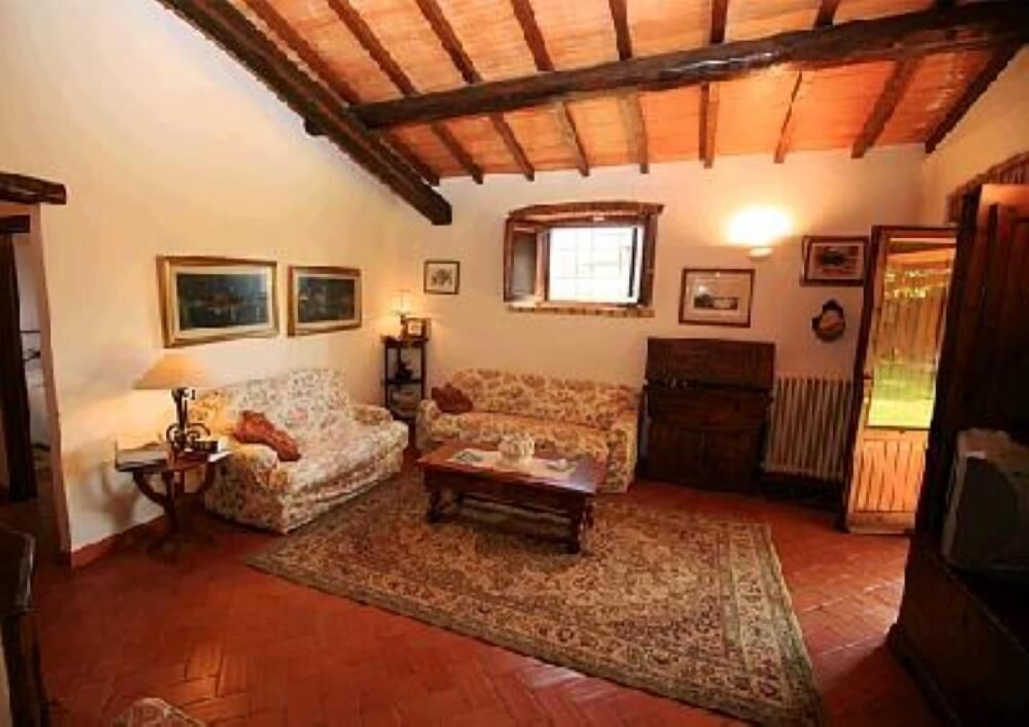 Smart TV, chimenea, reproductor de DVD y estéreo 