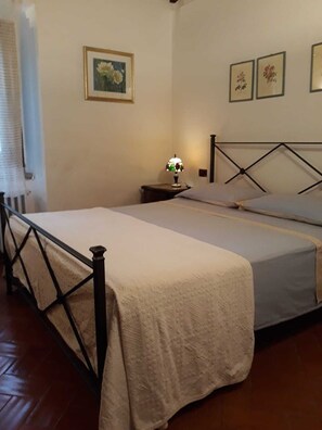 3 habitaciones, tabla de planchar con plancha y wifi gratis 