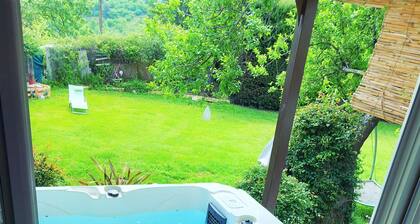 Petite maison avec jardin & Spa et Sauna privatif