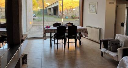 5-bedroom house close to beaches and city amenities.