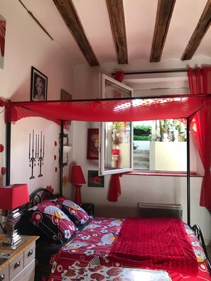 Bügeleisen/Bügelbrett, kostenloses WLAN, Bettwäsche