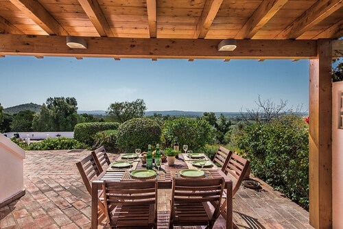 Villa Susana ~ Heated Pool* ~ Fast Wi-fi ~ 6 + 4 cots - Booking 2026 & 2027 NOW!