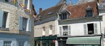 La Petite Boutique, cabaña de piedra del s. XV en la ciudad medieval, CASTILLOS DEL VALLE DEL LOIRE
