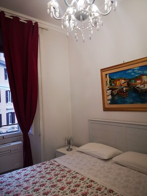 2 bedrooms, iron/ironing board, travel cot, free WiFi
