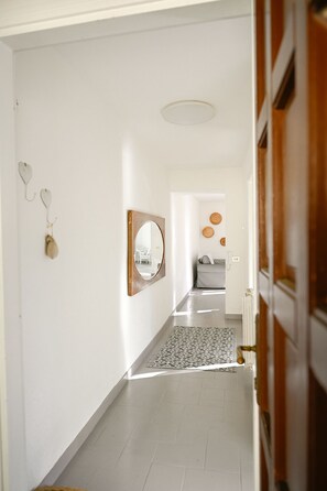 Interior - Lake View Cozy Apartment with Small Garden (Como)