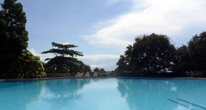 4-star - Panoramic 180 degree sea view Condominium