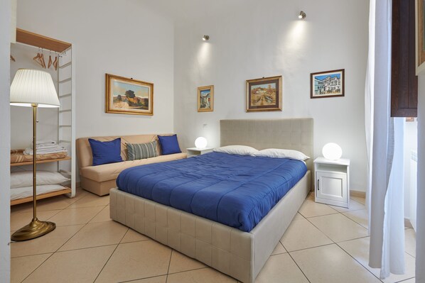 1 bedroom, iron/ironing board, free WiFi, bed sheets - Characteristic Apartment in the City Center of Florence (Firenze)