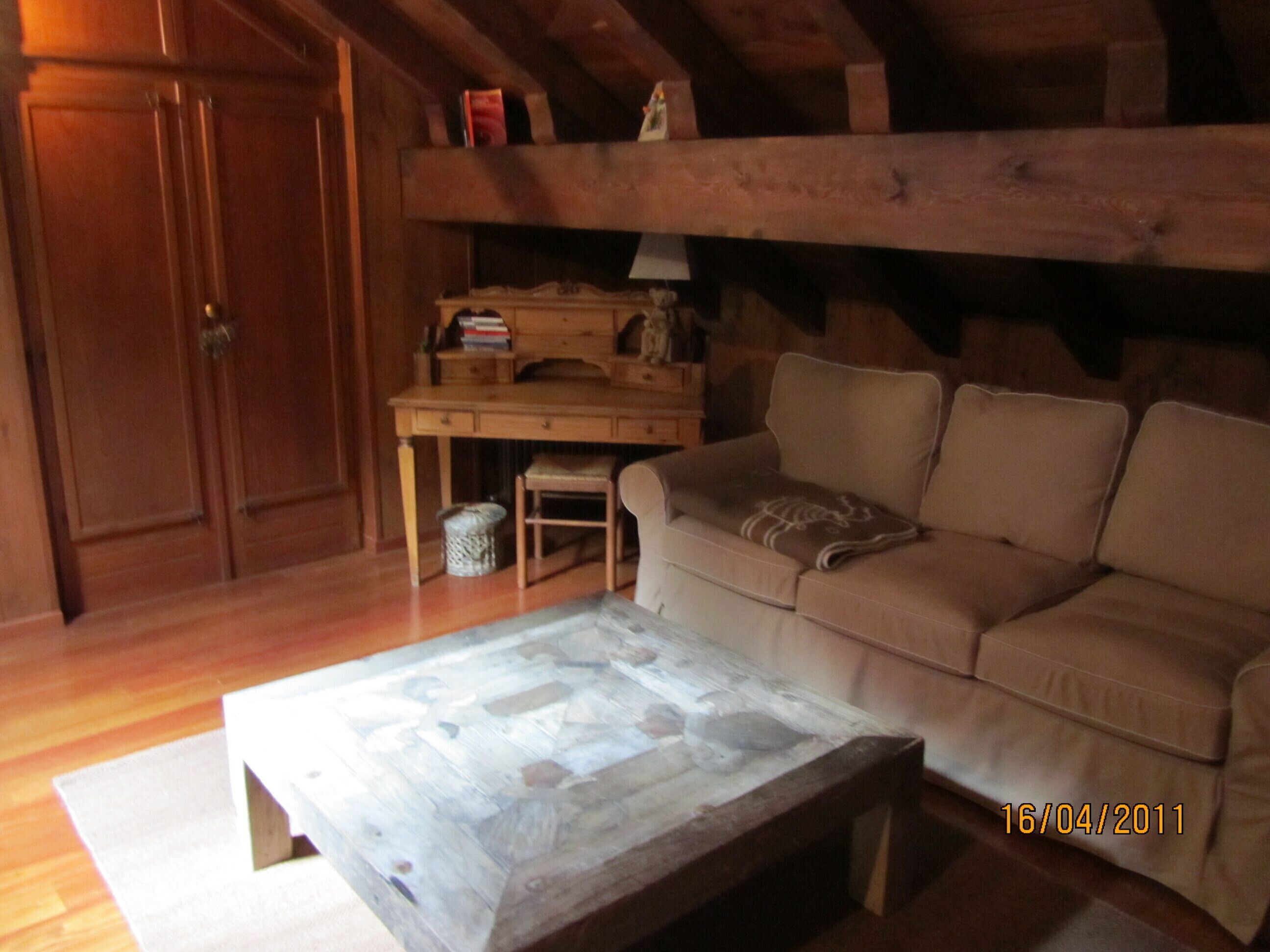 TV, DVD player, books, stereo