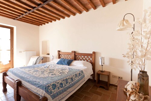 3-person apartment in Tuscan farmhouse