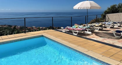 2 Bedroom Apartment with Private use Pool, Breathtaking Views, Games Room & BBQ
