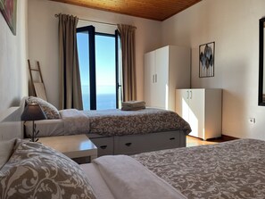 2 bedrooms, iron/ironing board, travel cot, free WiFi