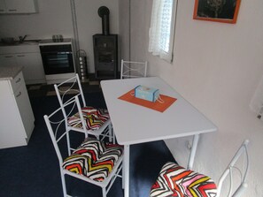 Fridge, microwave, oven, stovetop - With nature on you & you (Lychen)