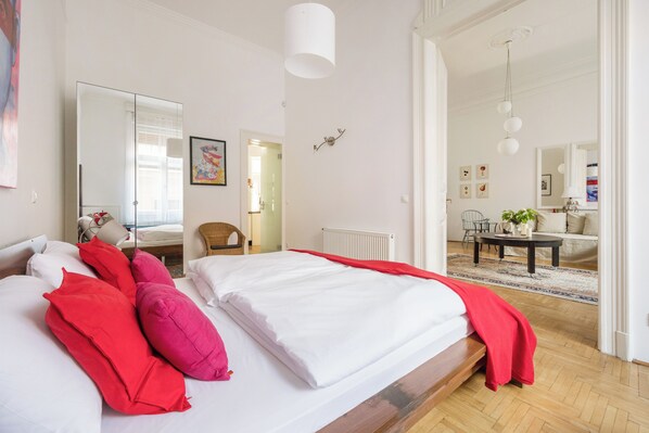 1 chambre, fer et planche à repasser, lit parapluie, Wi-Fi gratuit