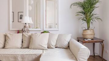 Smart TV, DVD player, stereo