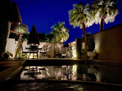 Beautiful & Romantic Downtown Private Pool & Spa.  Amazing Westerly facing views