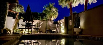 Beautiful & Romantic Downtown Private Pool & Spa. Amazing Westerly facing views